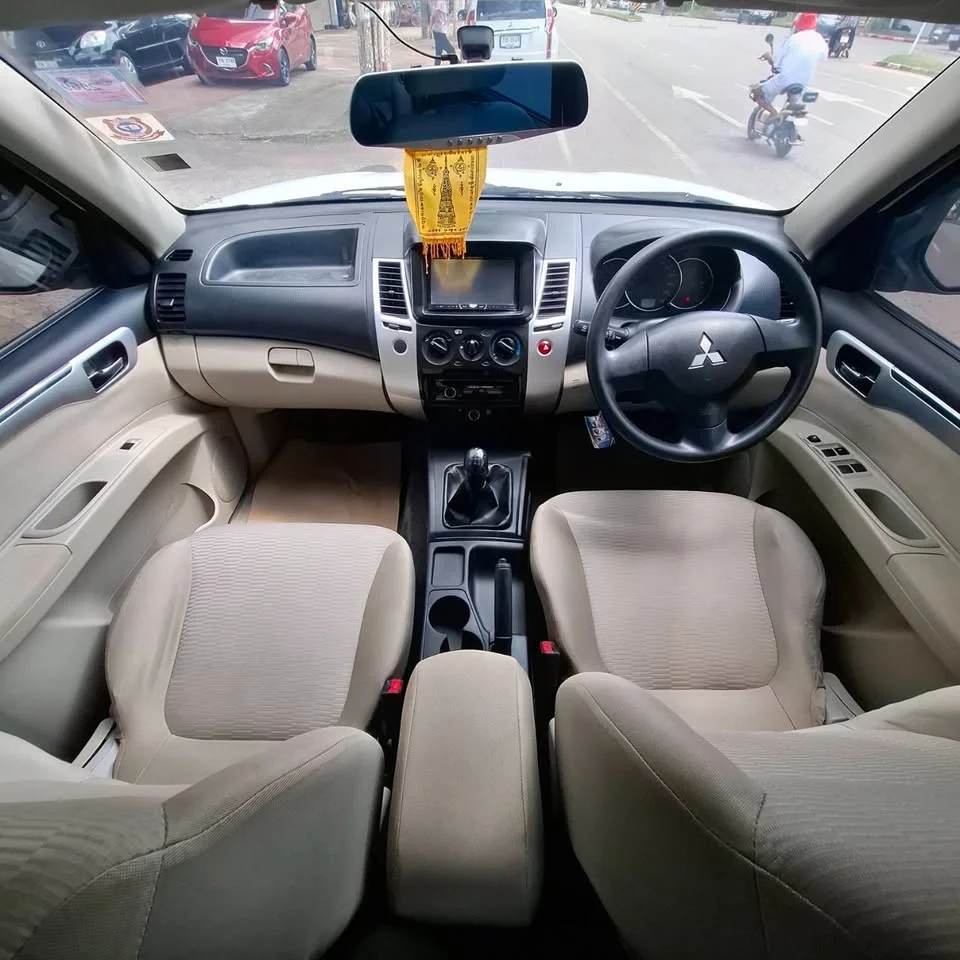 2012 Mitsubishi Pajero Sport II 2