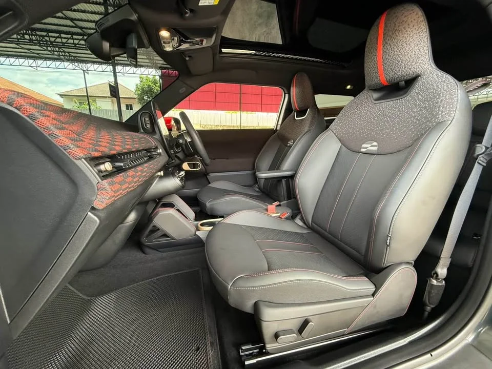 2025 Mini Hatch  III 2