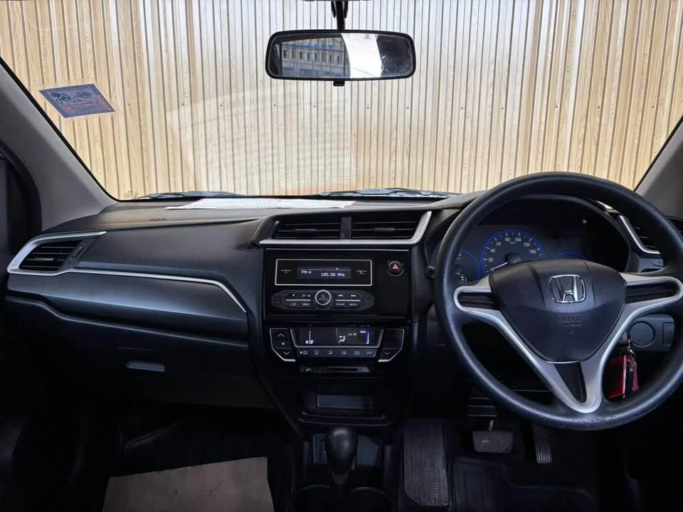 2017 Honda Mobilio II 3