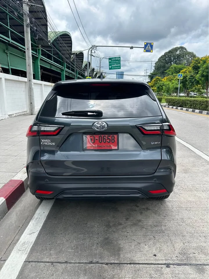 2024 Toyota Yaris Cross AC200 2