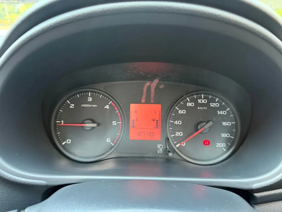 2022 Mitsubishi Triton V 2