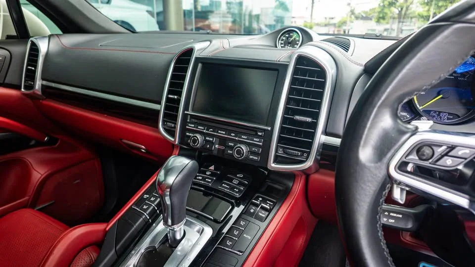 2015 Porsche Cayenne II 2