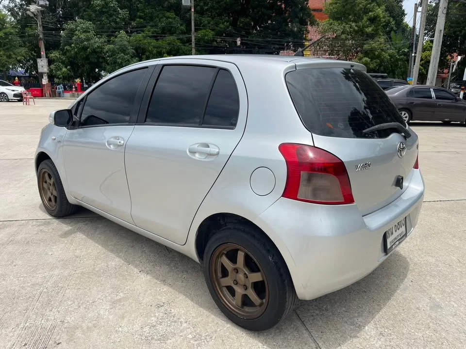 2006 Toyota Yaris II 2