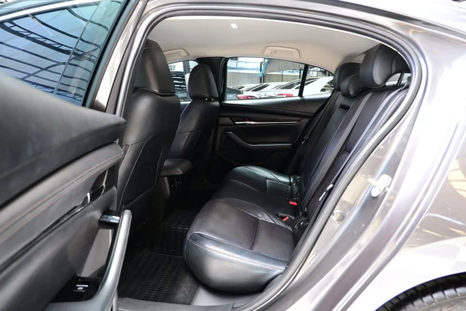 2019 Mazda 3 IV 2