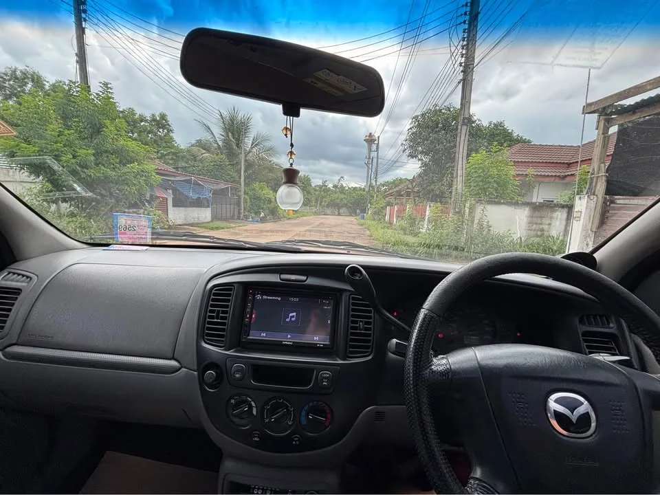 2003 Mazda Tribute I 3
