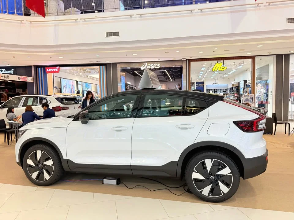 2025 Volvo XC40 3