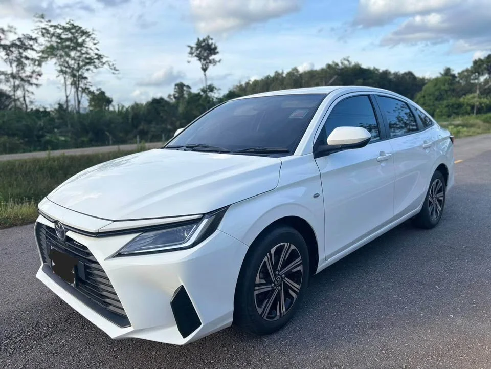2023 Toyota Yaris ATIV IV 3