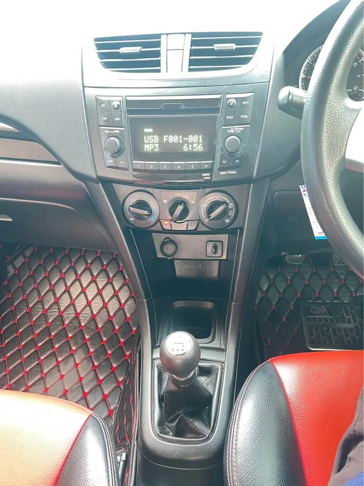 2015 Suzuki Swift II 3