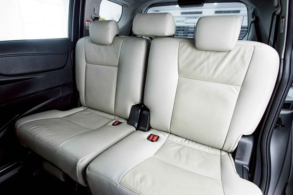 2017 Toyota Sienta II 2