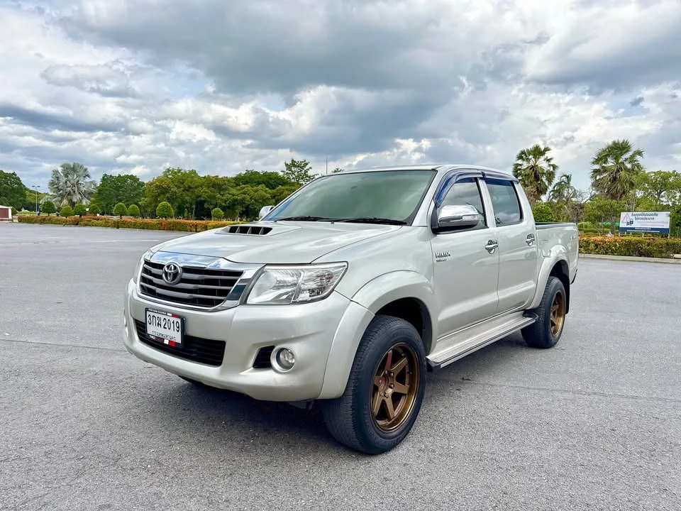 2013 Toyota Hilux VII 2