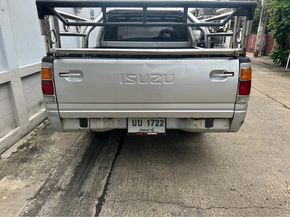 1994 Isuzu TFR III 2