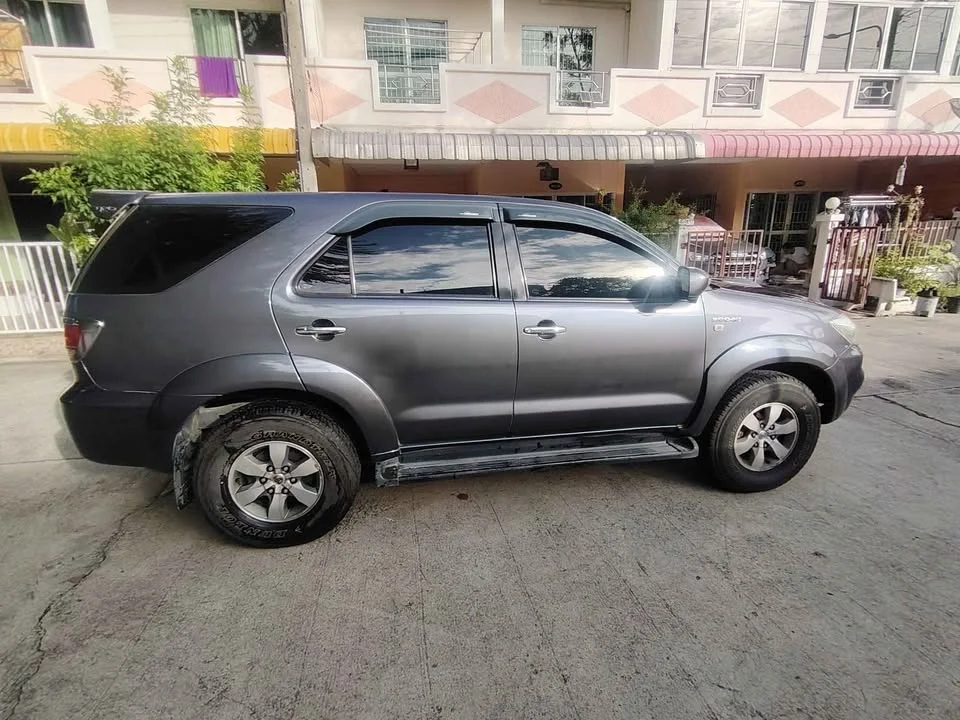 2005 Toyota Fortuner I 2