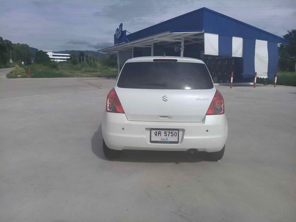 2011 Suzuki Swift I 3