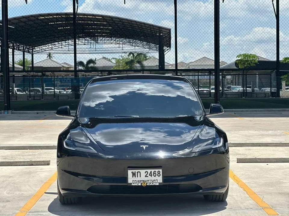 2024 Tesla Model 3 2