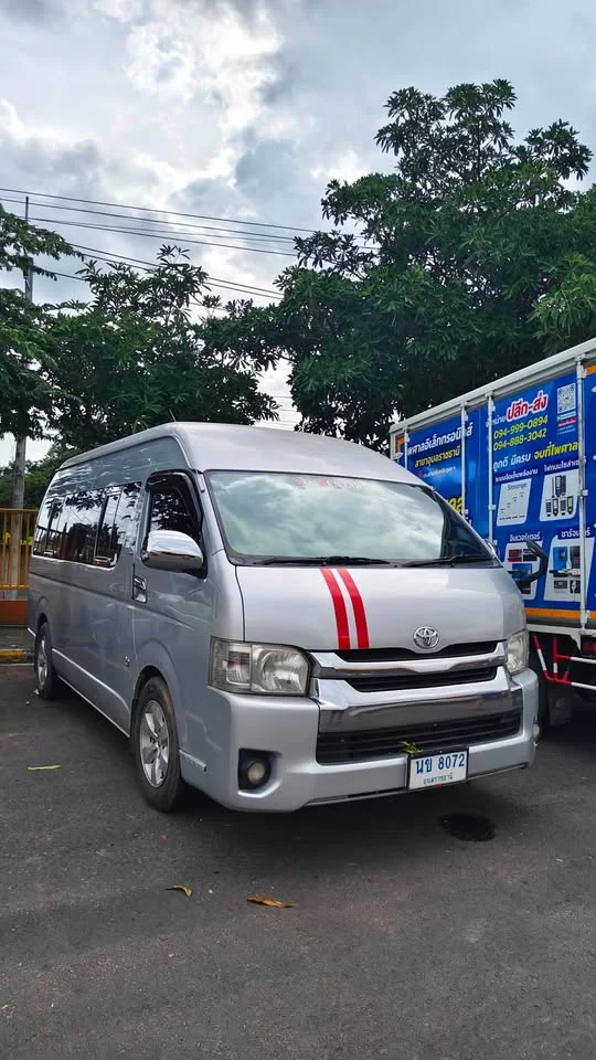 2009 Toyota Commuter V (H200) 2