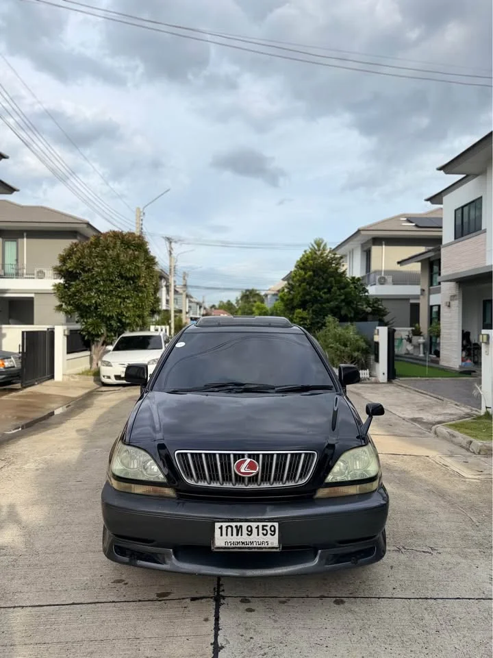 2003 Toyota Harrier I 3