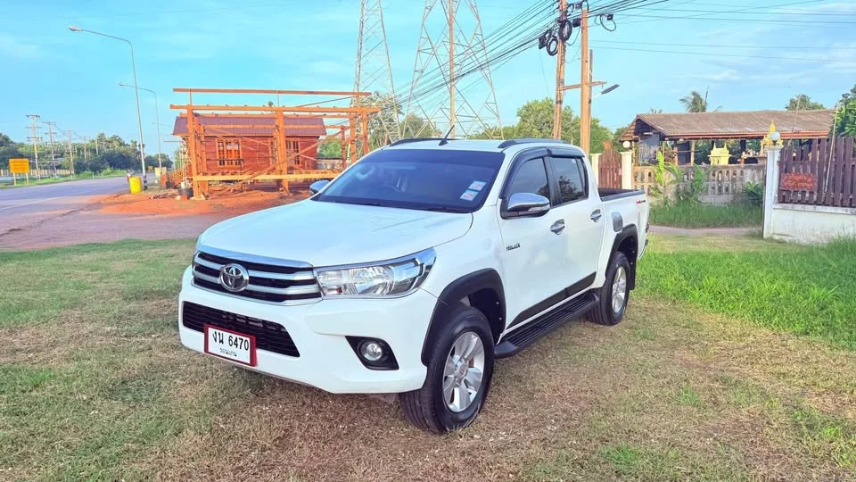2015 Toyota Hilux VIII 3