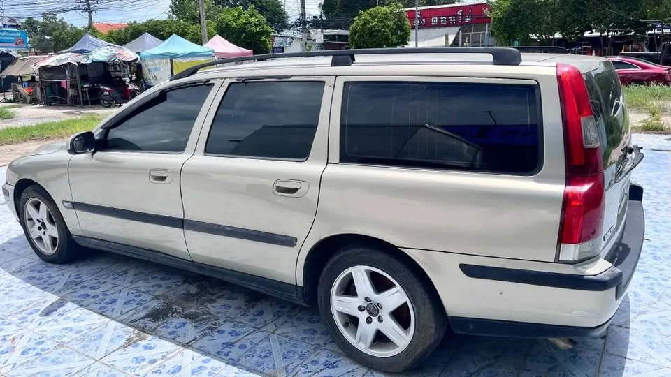 2002 Volvo V70 II 2