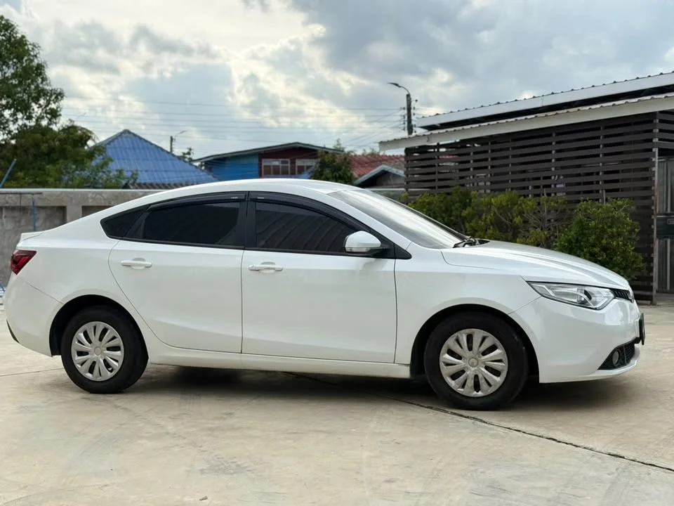 2017 MG 5 I  2
