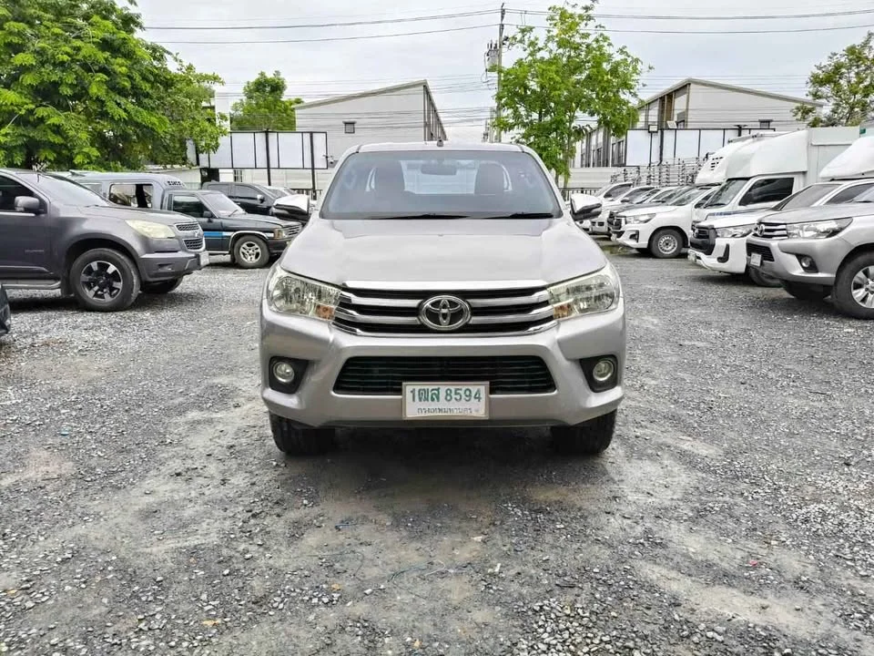 2017 Toyota Hilux VIII 3