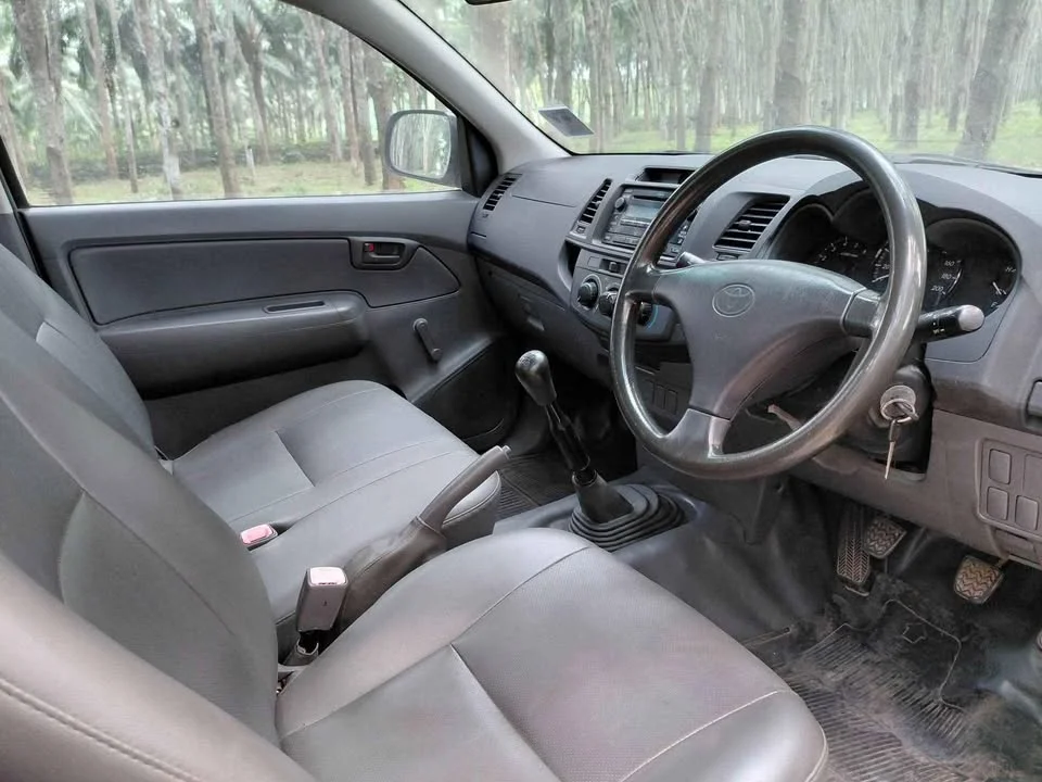 2013 Toyota Hilux VII 2
