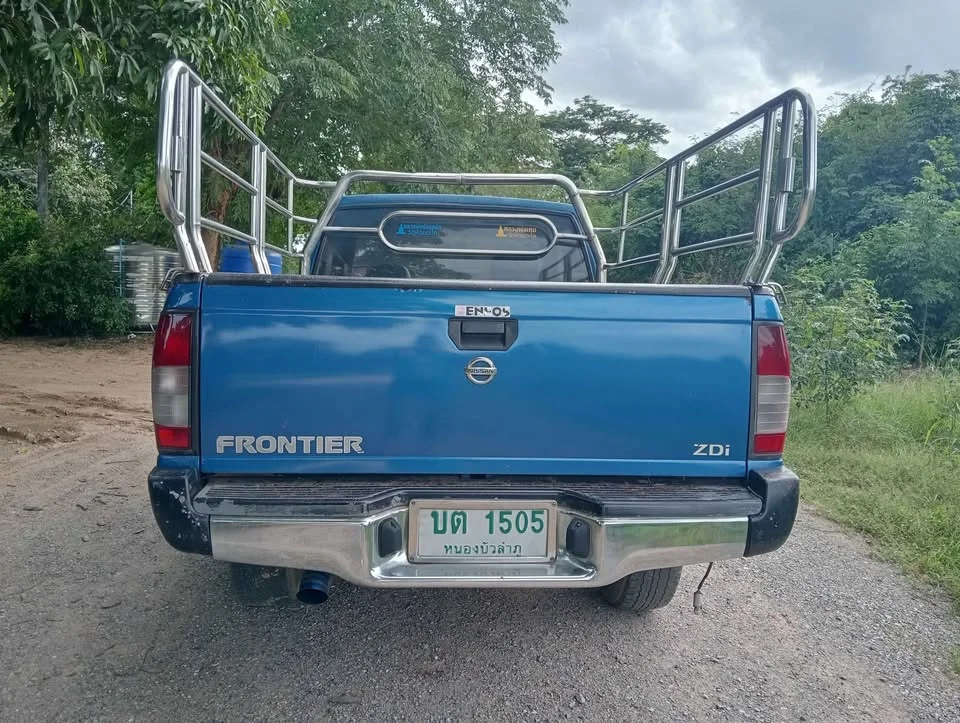 2003 Nissan Frontier I 2