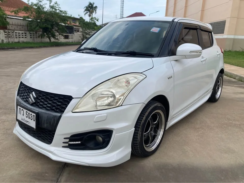 2012 Suzuki Swift II 2