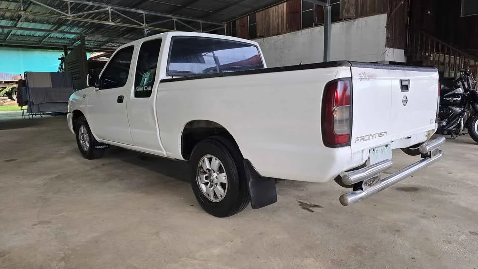 2004 Nissan Frontier I 2