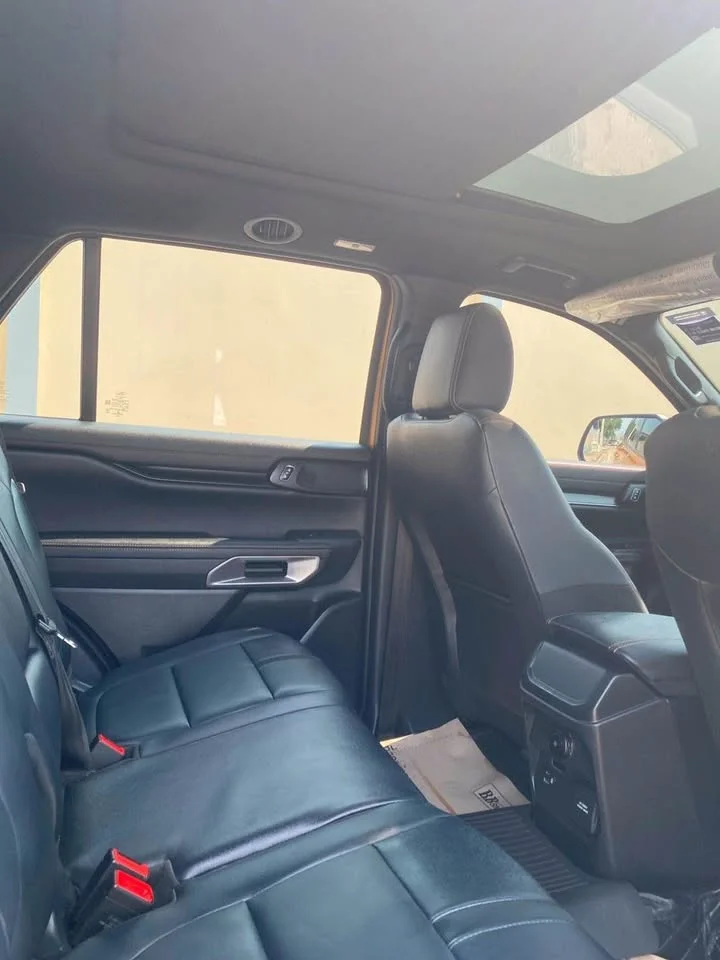 2023 Ford Everest III 3