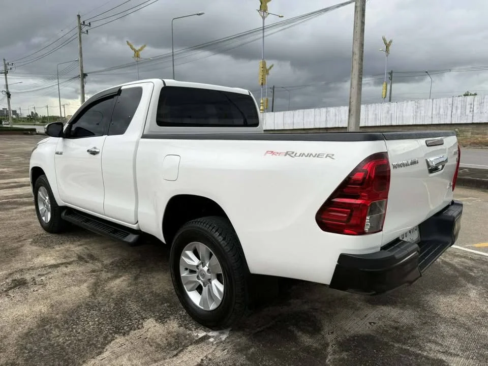 2016 Toyota Hilux VIII 3