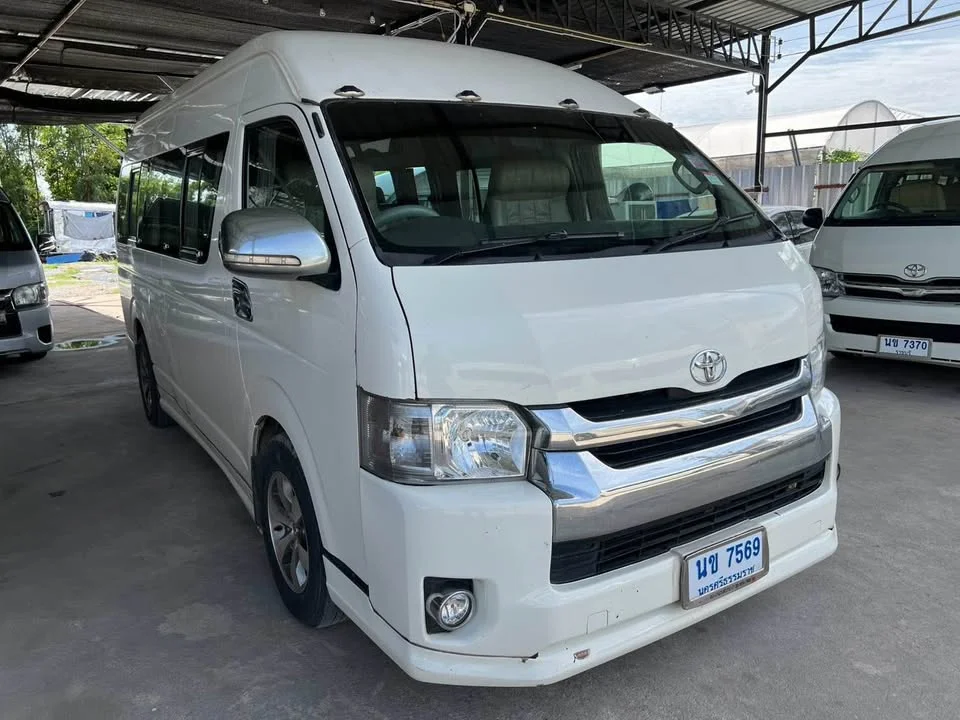 2012 Toyota Commuter V (H200) 2