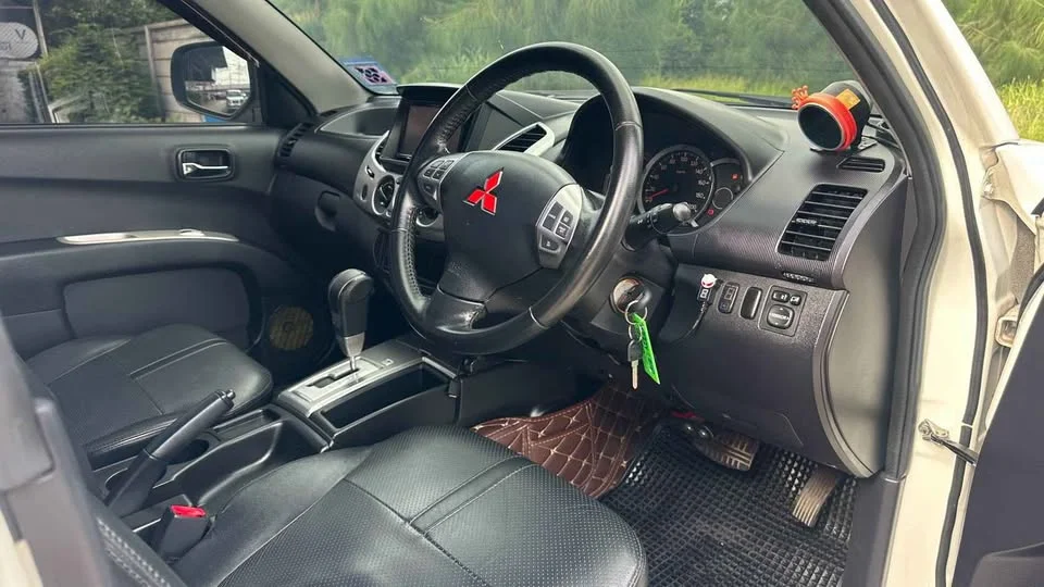 2015 Mitsubishi Triton IV 2