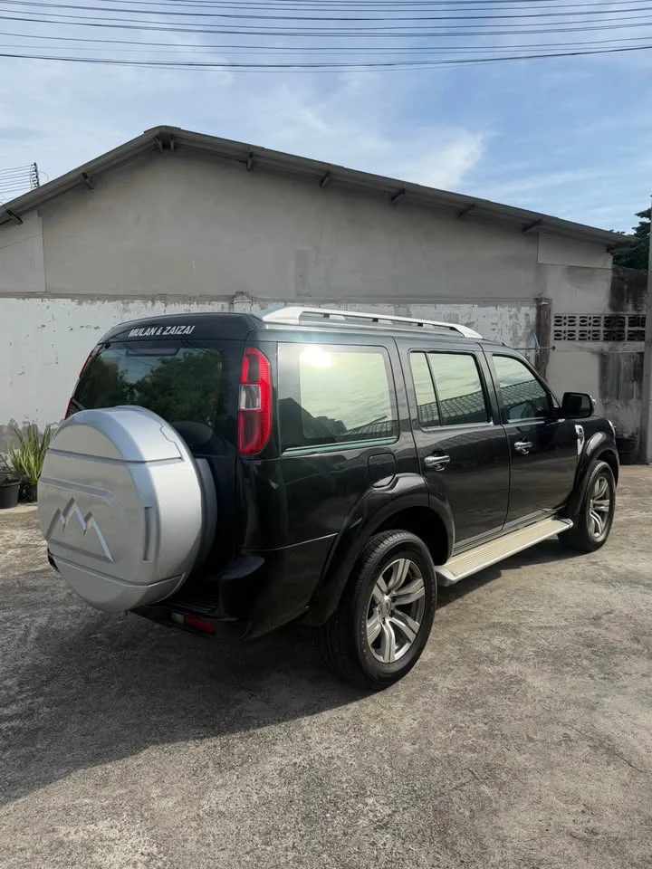 2010 Ford Everest I 3