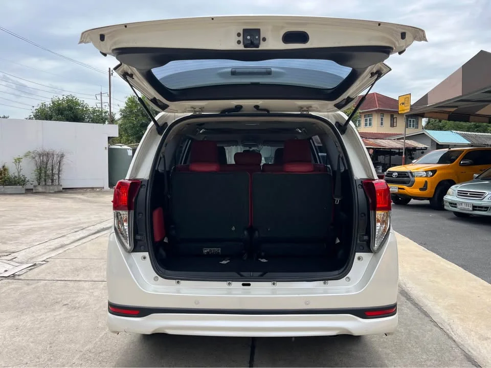 2017 Toyota Innova II 3