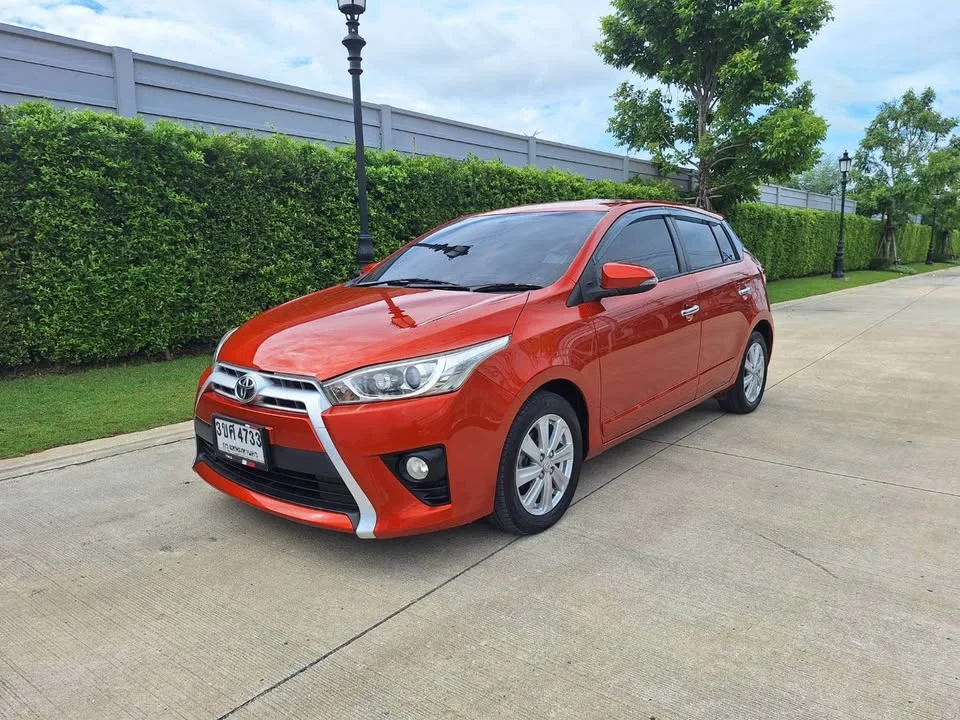 2015 Toyota Yaris III 2