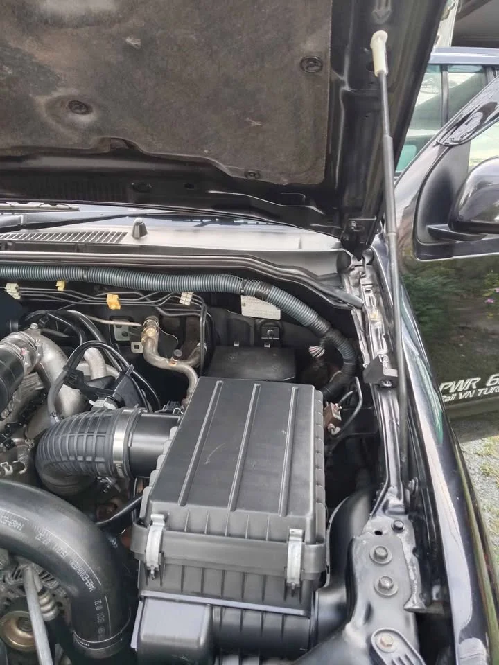 2555 Nissan Navara II 3