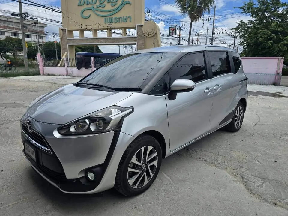 2018 Toyota Sienta II 2