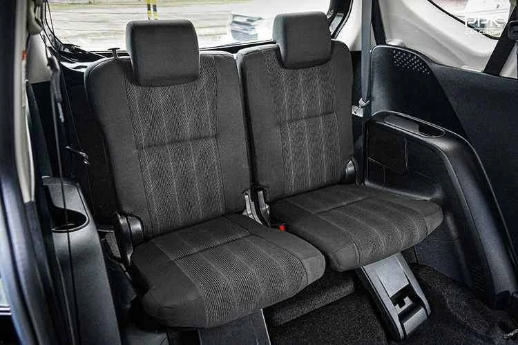 2019 Toyota Sienta II 3