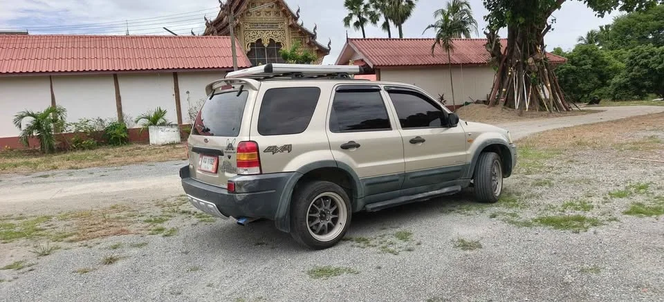 2004 Ford Escape I 3