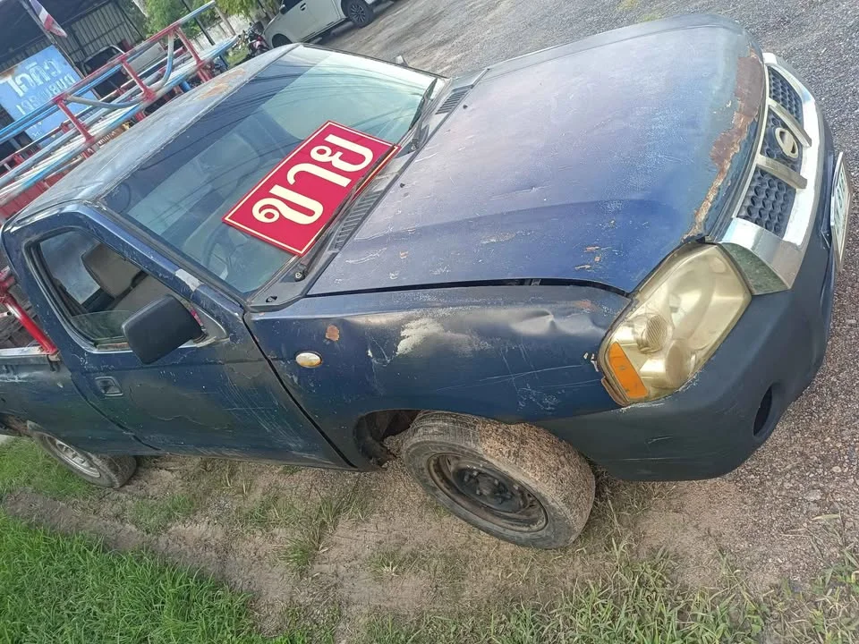 2001 Nissan Frontier I 2