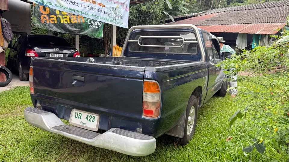 2001 Mazda 2500 Fighter V 2