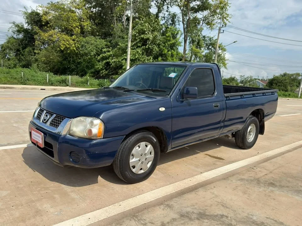 2004 Nissan Frontier I 3