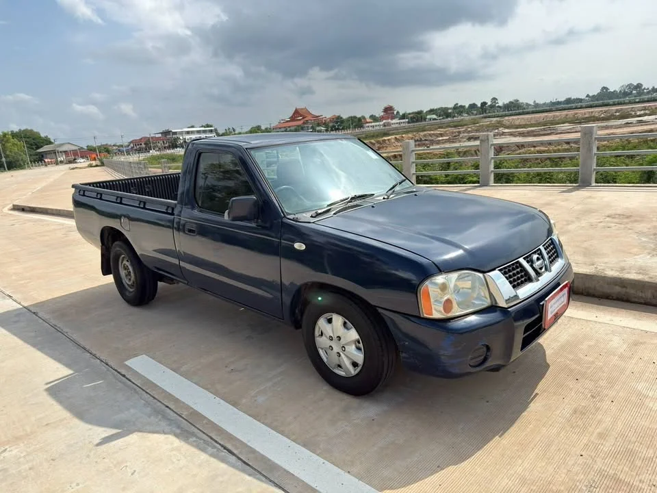 2004 Nissan Frontier I 2