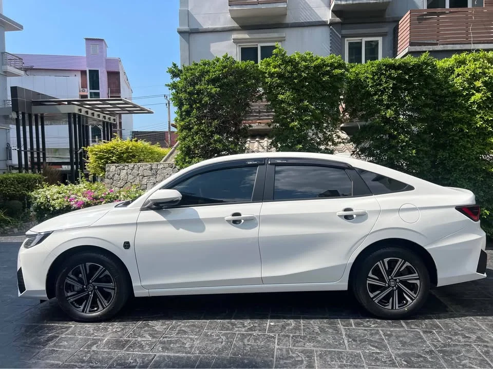 2023 Toyota Yaris ATIV IV 3