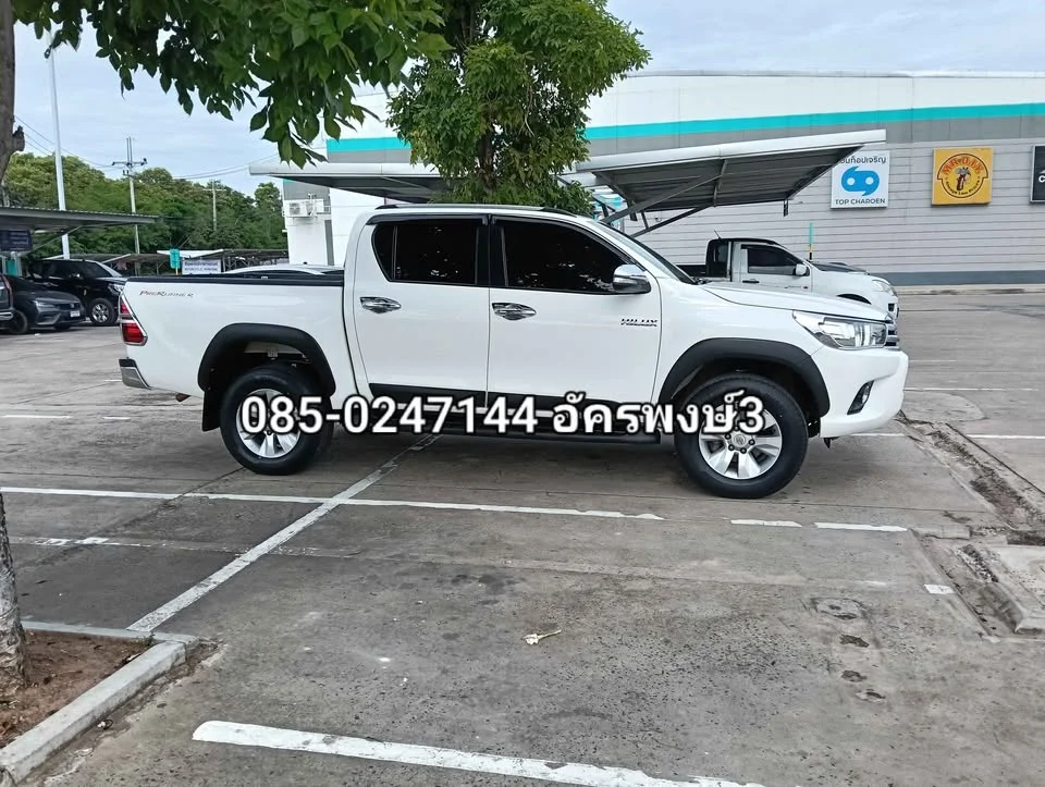 2015 Toyota Hilux VIII 3