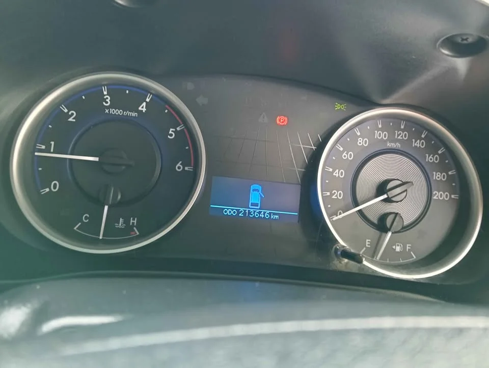 2015 Toyota Hilux VIII 2