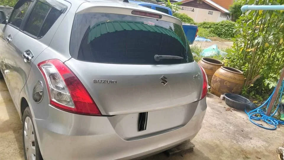 2012 Suzuki Swift II 3