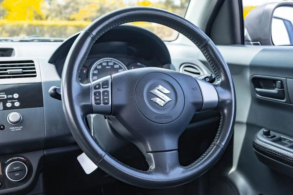 2010 Suzuki Swift I 3