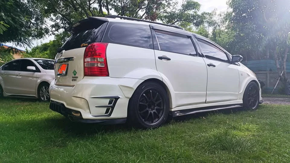 2004 Toyota Wish I 3