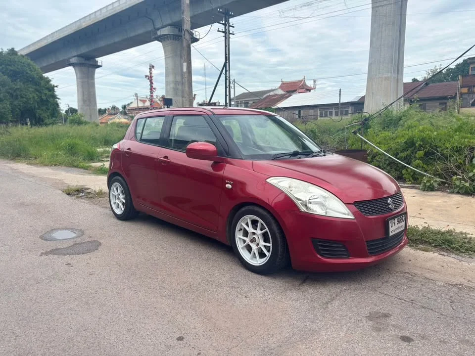 2012 Suzuki Swift II 3